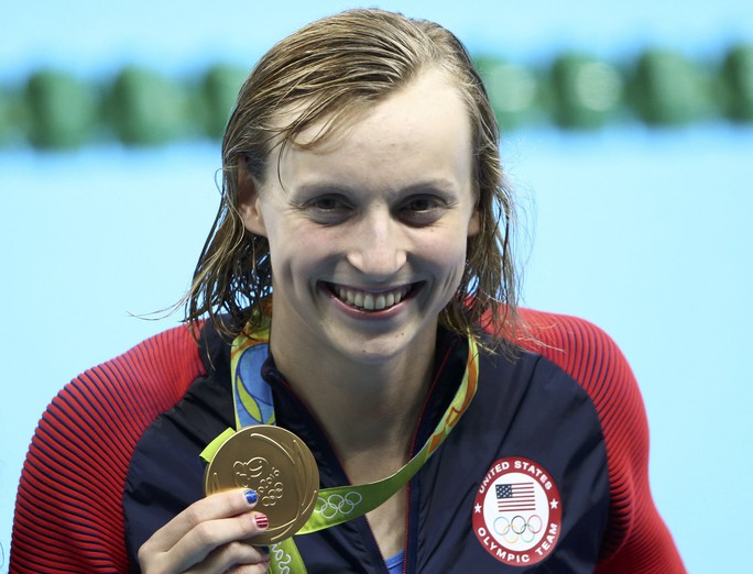 Nếu so sánh thành tích cùng nội dung thi, Katie Ledecky bơi nhanh hơn Ánh Viên gần 20 giây
