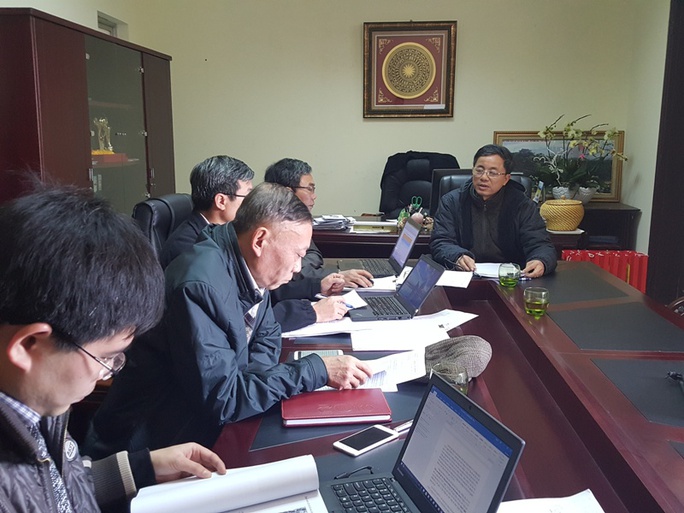 Ông Nguyễn Phi Truyền (bên phải) làm việc cùng Đoàn công tác của Tổng cục Lâm nghiệp - Bộ NN-PTNT ngày 1-3 - Ảnh: VNN