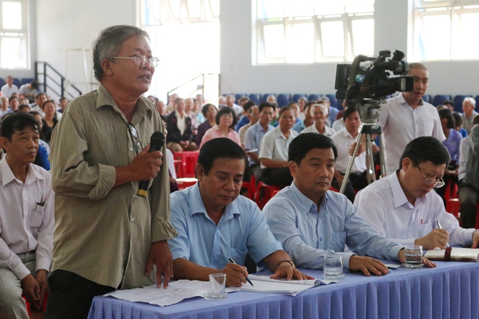 Cử tri Võ Văn Cư, ngụ xã Tân Thạnh Đông bày tỏ: Các đại biểu phải có tiếng nói trong quốc hội, tôi thấy nhiều đại biểu suốt 5 năm không nói câu nào. Tôi với bác Thăng không có bà con dòng họ gì nên tôi nói hôm nay không phải tôi vận động bà con bỏ phiếu cho bác Thăng nhưng tôi thích phong cách nói và làm của bác Thăng.