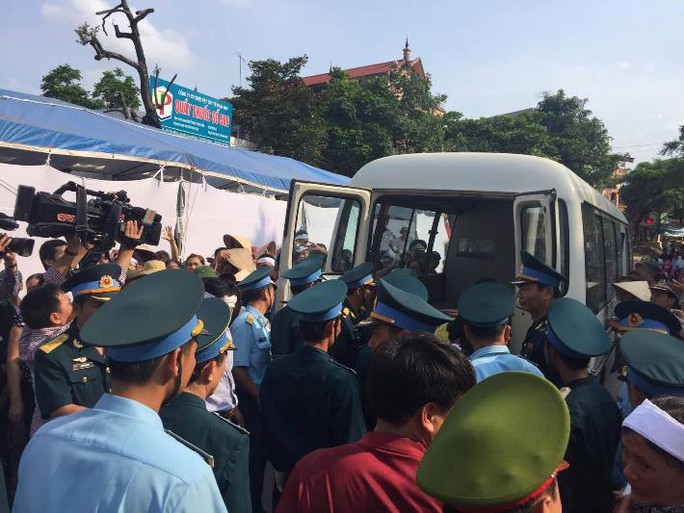 Linh cữu đại tá Trần Quang Khải được đưa về quê nhà
