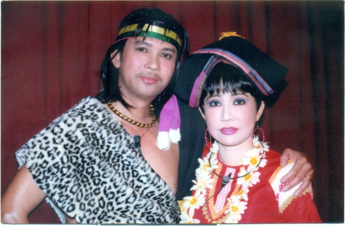 NSƯT Thanh Điền, Thanh Kim Huệ đã từng biểu diễn vở Mái tóc người vợ trẻ của soạn giả Trần Hà, đem về doanh thu cao thập niên 80 cho đoàn Sài Gòn 1