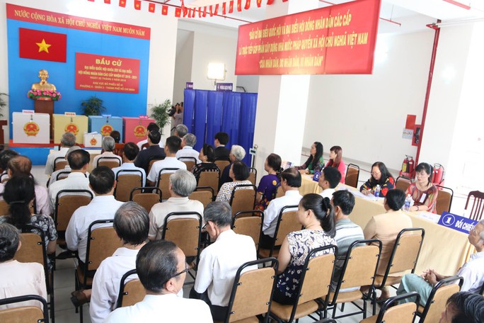 TP HCM: Bí thư Đinh La Thăng đi bầu cử từ sáng sớm
