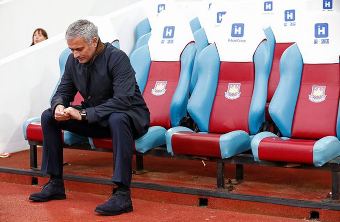 Mourinho kiên nhẫn chờ đợi M.U