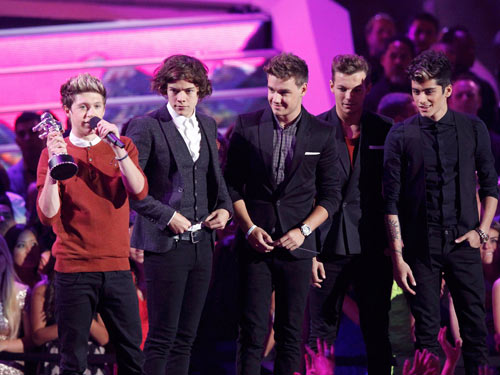 One Direction lập hat-trick Giải Video âm nhạc MTV
