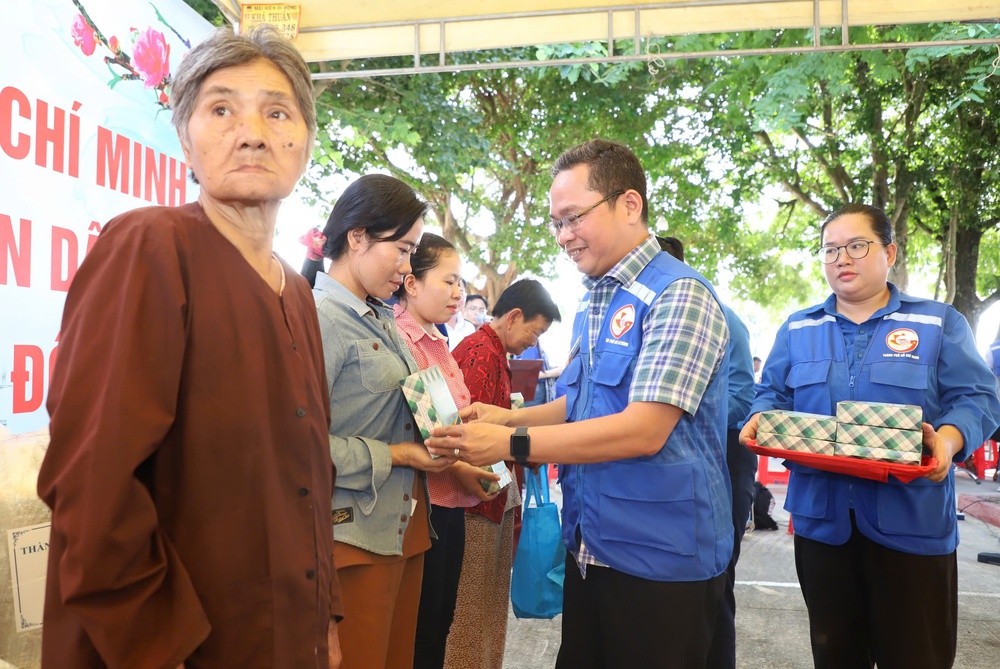 NGHĨA TÌNH TP HCM, VÌ BIỂN ĐẢO THÂN YÊU (*): Động viên kịp thời, chiến sĩ vững tin- Ảnh 23.