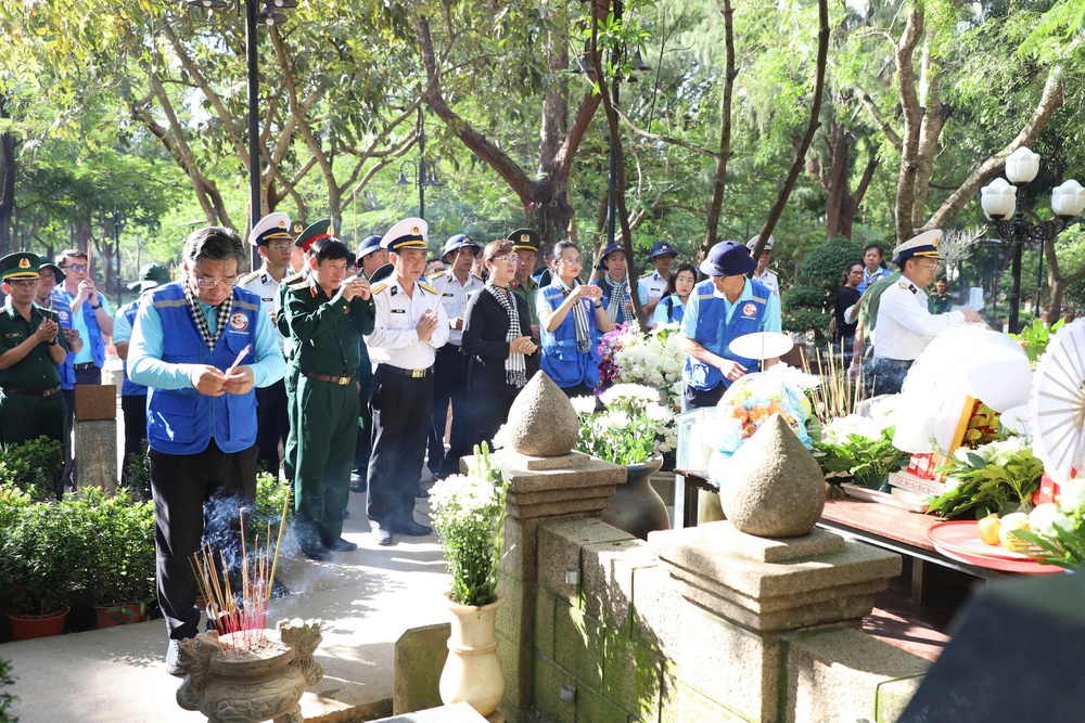 NGHĨA TÌNH TP HCM, VÌ BIỂN ĐẢO THÂN YÊU (*): Động viên kịp thời, chiến sĩ vững tin- Ảnh 36.