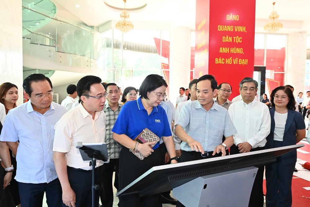 [Emagazine] - 12 dấu ấn nổi bật của TPHCM năm 2025 - Ảnh 21.