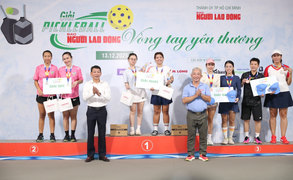 Những khoảnh khắc đẹp tại giải Pickleball "Vòng tay yêu thương" Báo Người Lao Động 2025 - Ảnh 23.