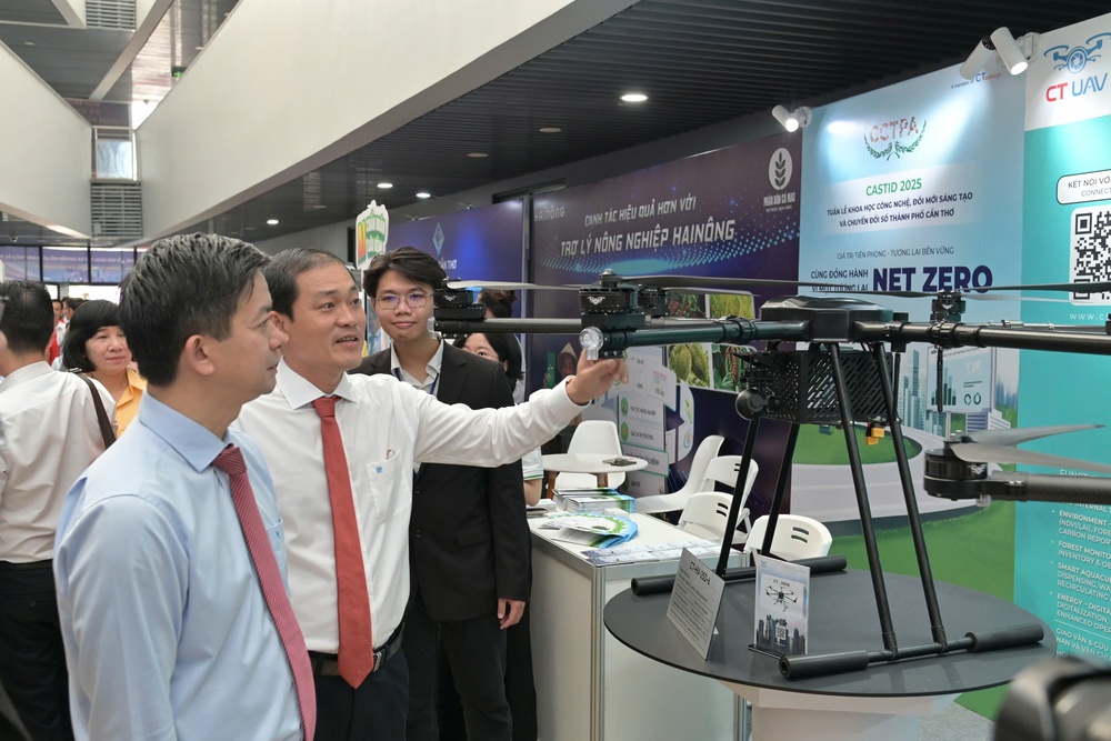 [Emagazine] - 12 dấu ấn nổi bật của TPHCM năm 2025 - Ảnh 60.