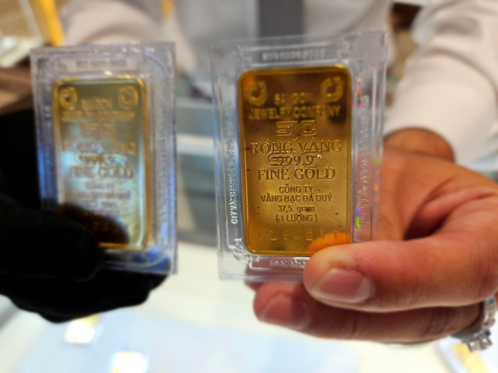 Vận h&agrave;nh s&agrave;n giao dịch v&agrave;ng trước 10-2: "Liều thuốc" minh bạch để chặn sốt gi&aacute;? - Ảnh 5.