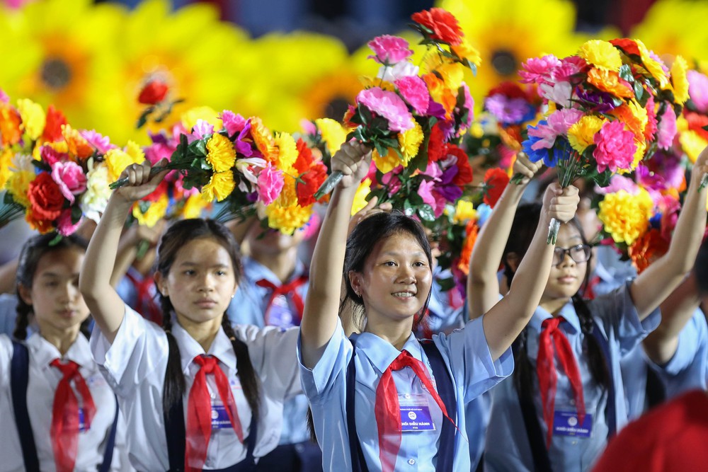 Cờ hoa rực rỡ, ấm tình quân dân trong ngày tổng hợp luyện diễu binh, diễu hành lần 2- Ảnh 23. Cờ hoa rực rỡ, ấm tình quân dân tỷ lệ kèo nhà cái hôm nay ngày tổng hợp luyện diễu binh, diễu hành lần 2- Ảnh 23.