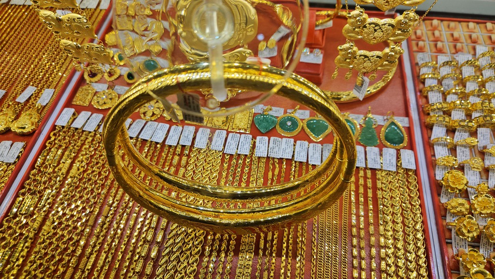 Vàng Mi Hồng và chuyện ông chủ giữ nghề bằng chữ tín, giữ khách bằng sự đàng hoàng- Ảnh 4. Vàng Mi Hồng và chuyện ông chủ giữ nghề bằng chữ tín, giữ khách bằng sự đàng hoàng- Ảnh 4.