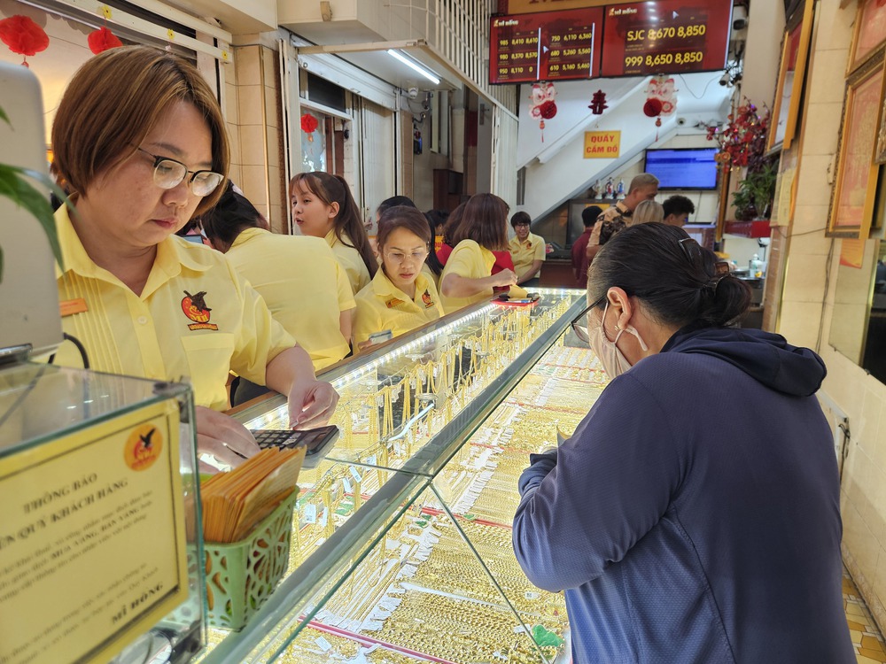 Vàng Mi Hồng và chuyện ông chủ giữ nghề bằng chữ tín, giữ khách bằng sự đàng hoàng- Ảnh 11. Vàng Mi Hồng và chuyện ông chủ giữ nghề bằng chữ tín, giữ khách bằng sự đàng hoàng- Ảnh 11.