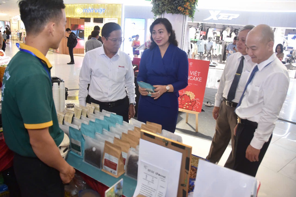 Chương trình “Tôn vinh cà phê, trà Việt” 2025: Khai mạc không gian văn hóa Việt giữa lòng thành phố - Ảnh 18.