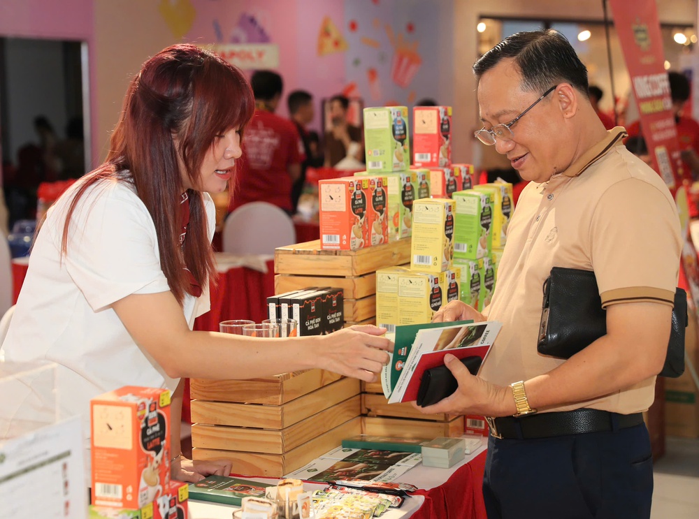 Chương trình “Tôn vinh cà phê – trà Việt” 2025: Khai mạc không gian văn hóa Việt giữa lòng thành phố- Ảnh 9. Chương trình “Tôn vinh cà phê, trà Việt” 2025: Khai mạc không gian văn hóa Việt giữa lòng thành phố - Ảnh 9.