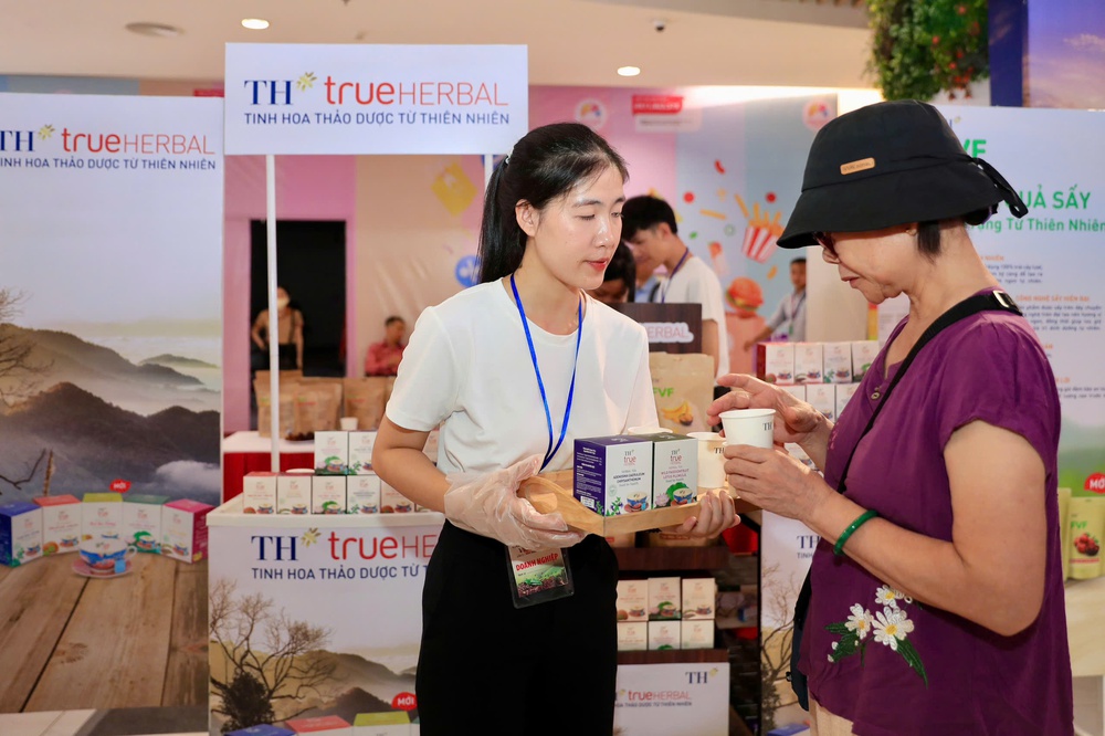 Chương trình “Tôn vinh cà phê – trà Việt” 2025: Khai mạc không gian văn hóa Việt giữa lòng thành phố- Ảnh 10. Chương trình “Tôn vinh cà phê, trà Việt” 2025: Khai mạc không gian văn hóa Việt giữa lòng thành phố - Ảnh 10.