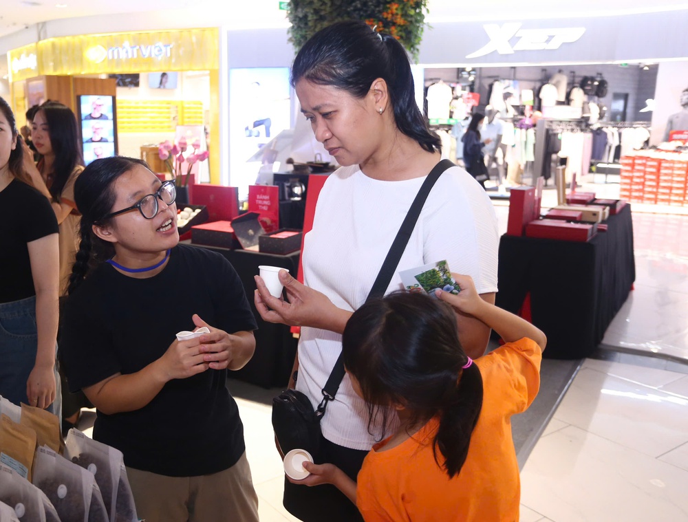 Chương trình “Tôn vinh cà phê – trà Việt” 2025: Khai mạc không gian văn hóa Việt giữa lòng thành phố- Ảnh 11. Chương trình “Tôn vinh cà phê, trà Việt” 2025: Khai mạc không gian văn hóa Việt giữa lòng thành phố - Ảnh 11.
