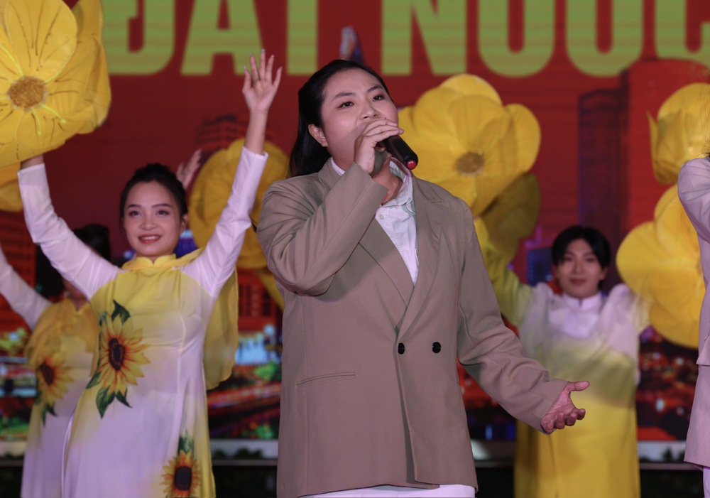 Gala nghệ thuật “Đất nước vươn mình”: Hòa âm của những giai điệu tự hào và tình yêu Tổ quốc - Ảnh 10.