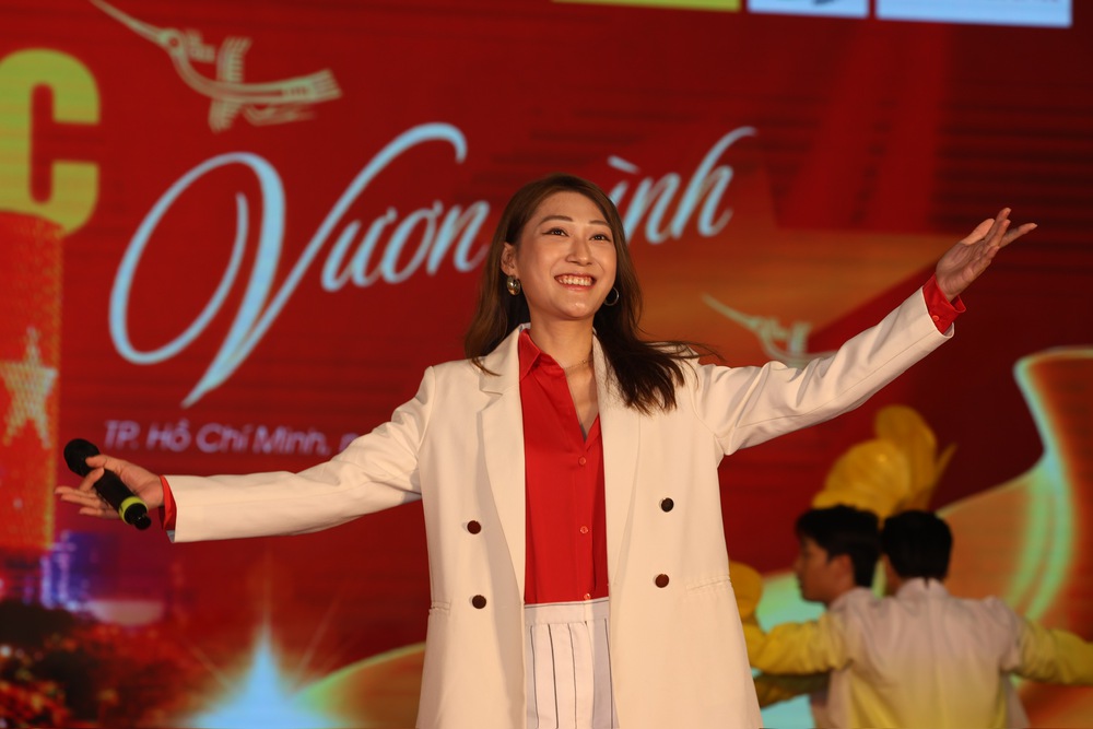 Gala nghệ thuật “Đất nước vươn mình”: Hòa âm của những giai điệu tự hào và tình yêu Tổ quốc - Ảnh 12.
