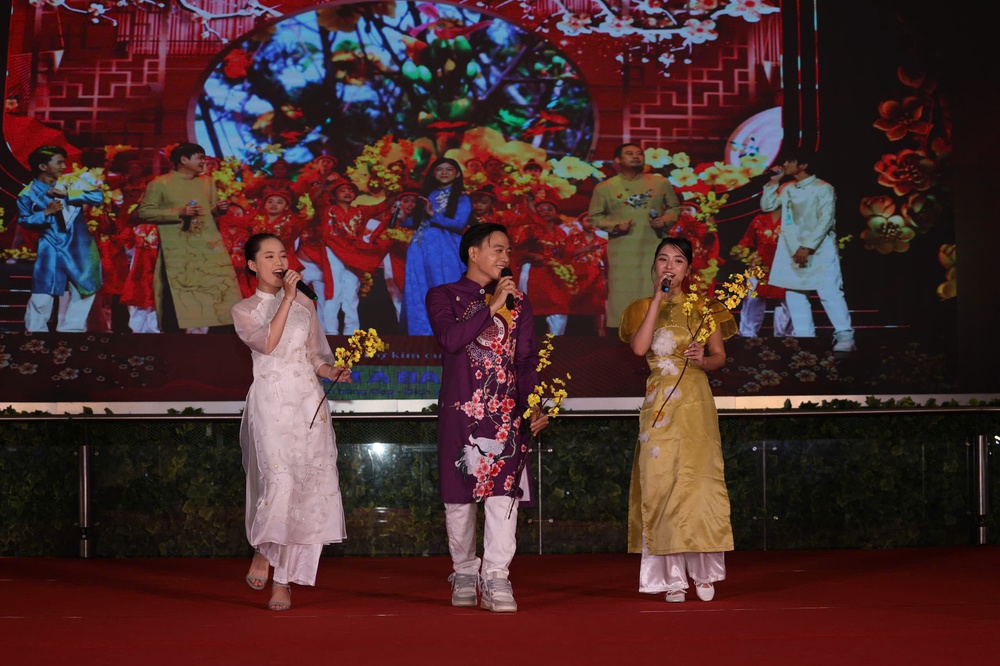 Gala nghệ thuật “Đất nước vươn mình”: Hòa âm của những giai điệu tự hào và tình yêu Tổ quốc - Ảnh 25.