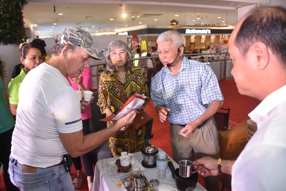 Workshop cà phê và trà: Hành trình đa giác quan, lan tỏa giá trị văn hóa- Ảnh 3. Workshop cà phê và trà: Hành trình đa giác quan, lan tỏa giá trị văn hóa- Ảnh 3.