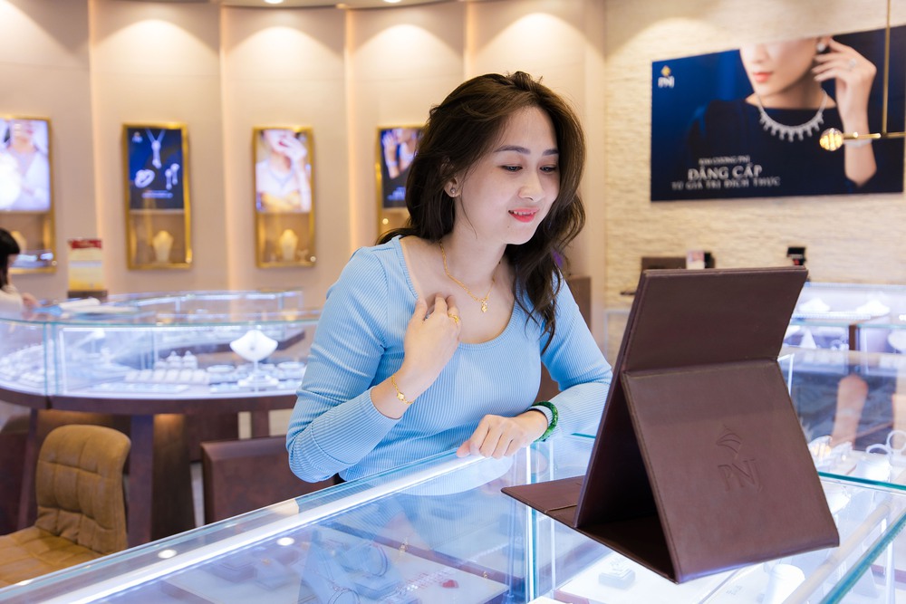"Nữ tướng" PNJ: Kinh doanh dễ thì ai cũng có thể xây dựng doanh nghiệp lớn!- Ảnh 19. "Nữ tướng" PNJ: Kinh doanh dễ thì ai cũng có thể xây dựng doanh nghiệp lớn!- Ảnh 19.