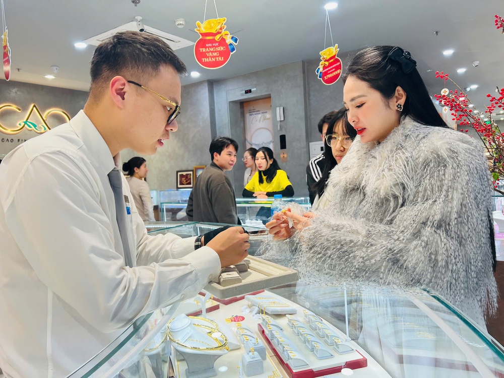 "Nữ tướng" PNJ: Kinh doanh dễ thì ai cũng có thể xây dựng doanh nghiệp lớn!- Ảnh 38. "Nữ tướng" PNJ: Kinh doanh dễ thì ai cũng có thể xây dựng doanh nghiệp lớn!- Ảnh 38.