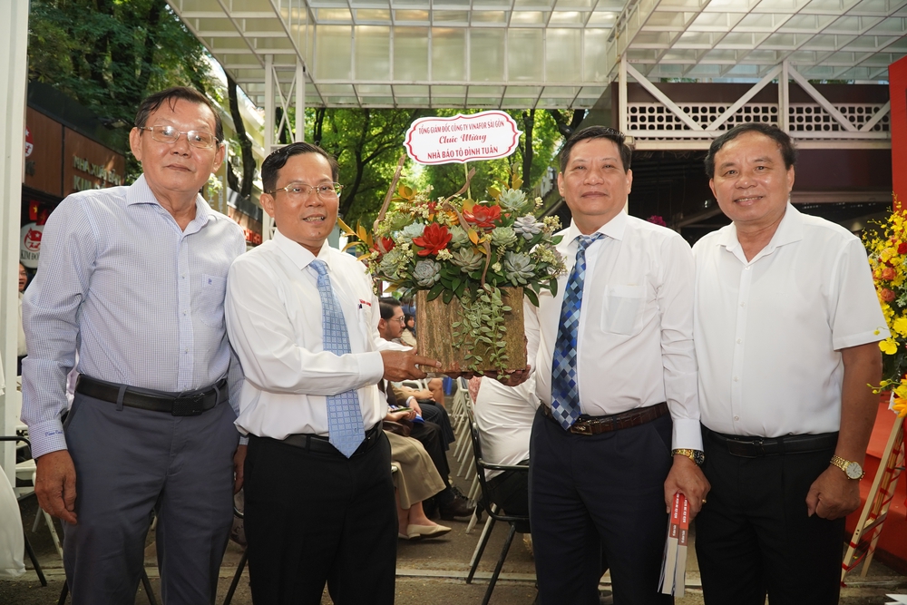 "Dấu ấn 30 năm nghề báo" của Nhà báo Tô Đình Tuân – chuyện làm nghề của một nhà báo tử tế - Ảnh 7.