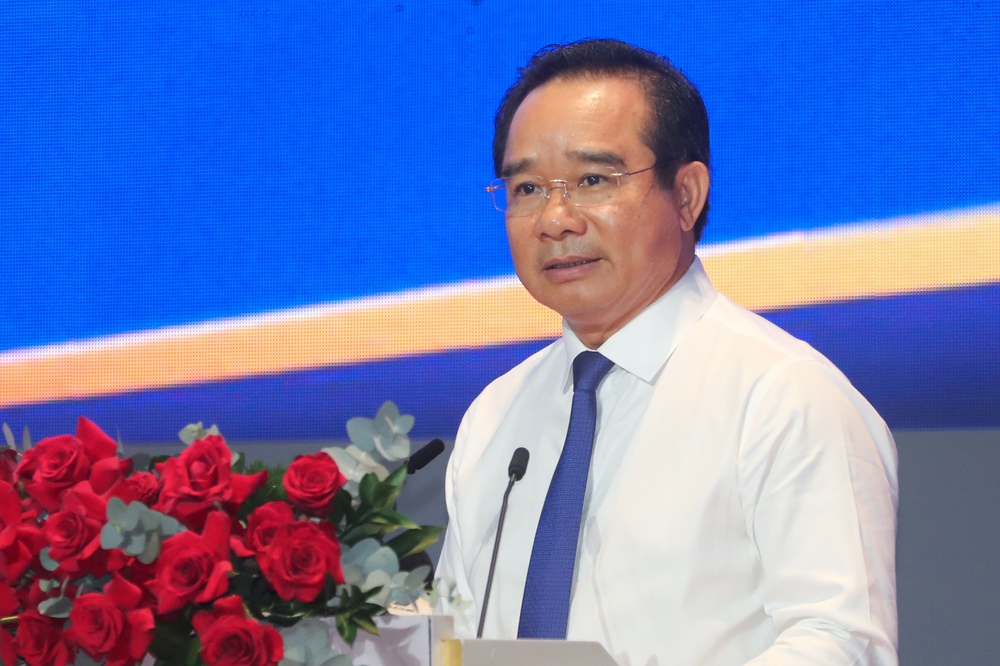 Thủ tướng Phạm Minh Chính kiểm tra thực địa nơi dự kiến xây dựng trung tâm tài chính quốc tế tại TP HCM - Ảnh 7.