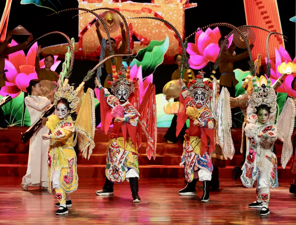 [Emagazine] - 12 dấu ấn nổi bật của TPHCM năm 2025 - Ảnh 70.