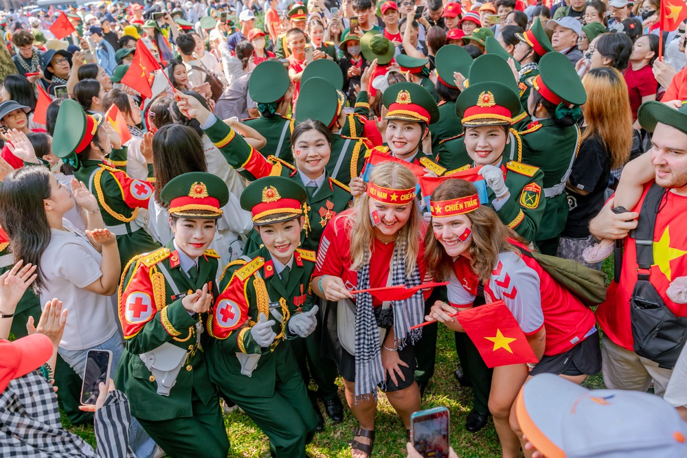 [Emagazine] - 12 dấu ấn nổi bật của TPHCM năm 2025 - Ảnh 11.