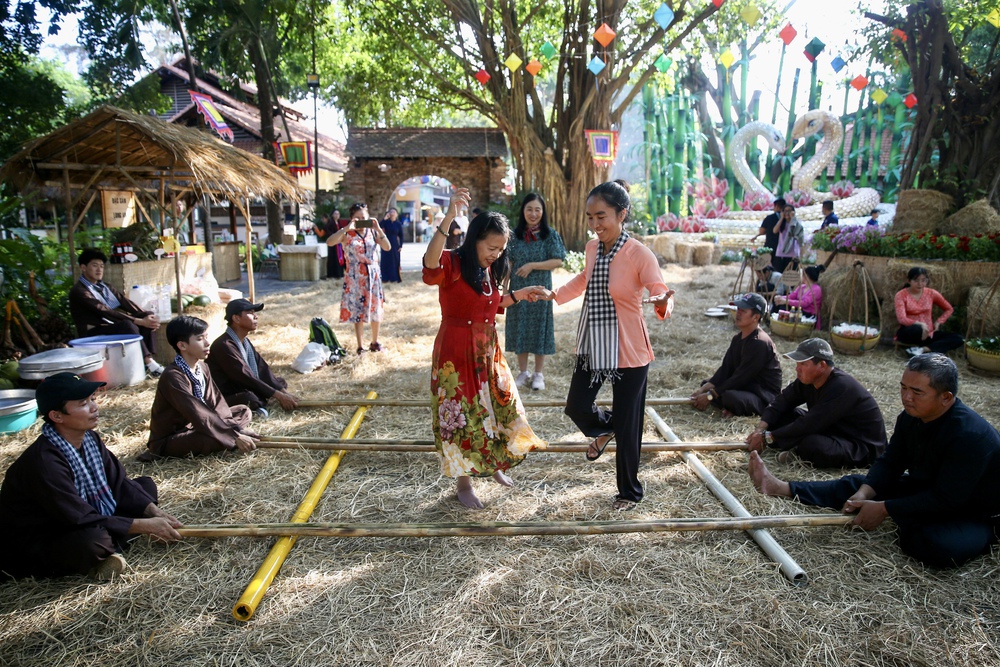 [Emagazine] - 12 dấu ấn nổi bật của TPHCM năm 2025 - Ảnh 56.