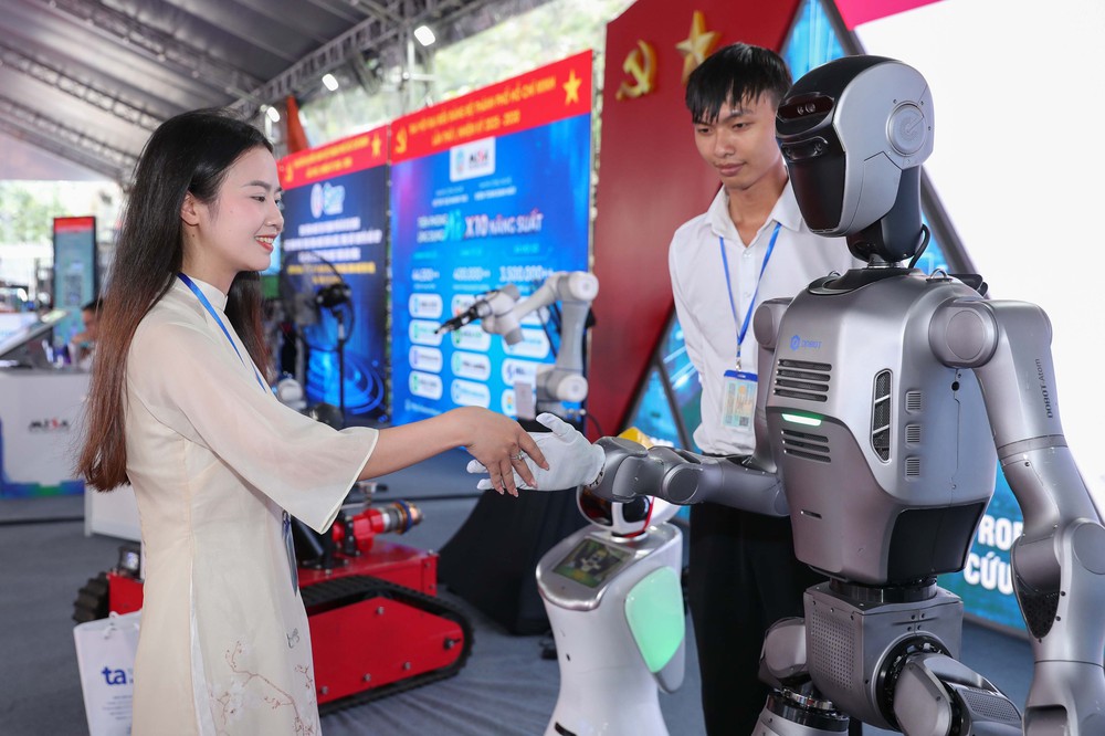 [Emagazine] - 12 dấu ấn nổi bật của TPHCM năm 2025 - Ảnh 61.