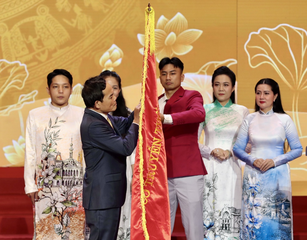 [Emagazine] - 12 dấu ấn nổi bật của TPHCM năm 2025 - Ảnh 65.