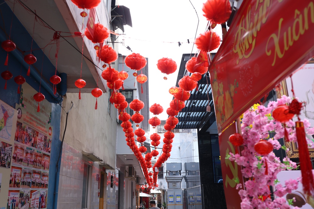 Xu&acirc;n trong từng con hẻm ở TPHCM - Ảnh 3.