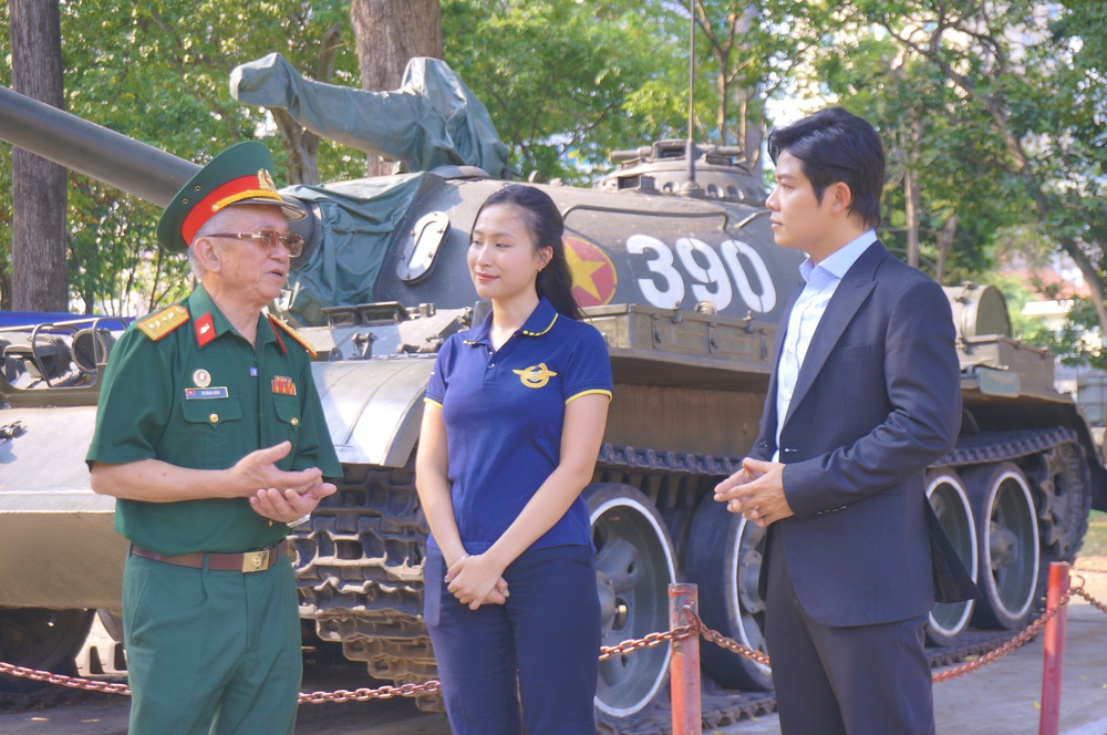 Người chỉ huy xe tăng 390 kể thời khắc lịch sử h&uacute;c đổ cổng Dinh Độc Lập - Ảnh 13.