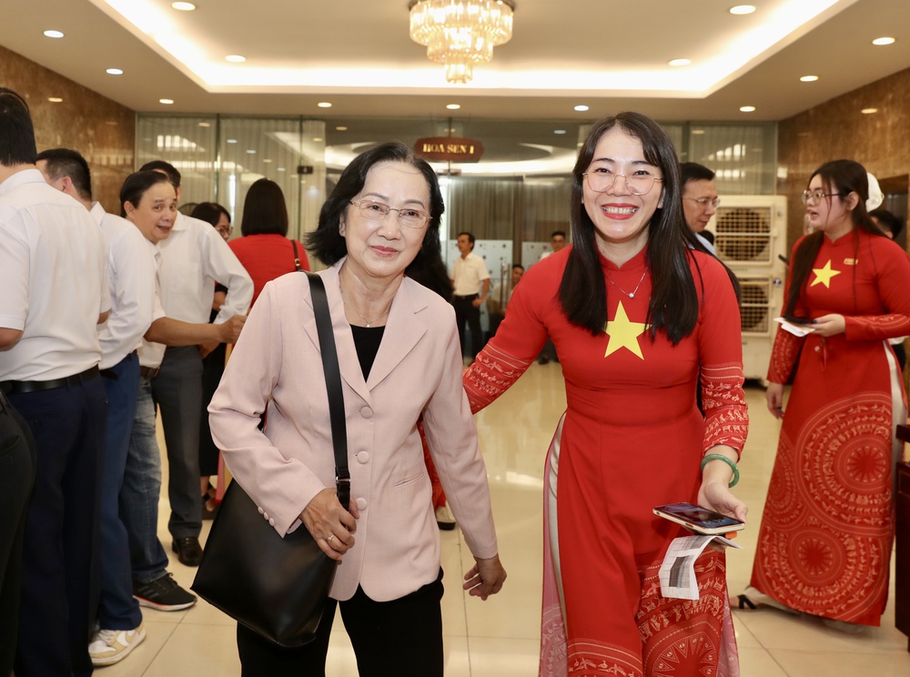 To&agrave;n cảnh Lễ kỷ niệm 7 năm chương tr&igrave;nh Tự h&agrave;o cờ Tổ quốc - Ảnh 15.