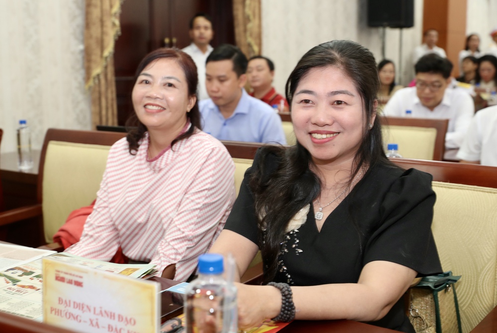 To&agrave;n cảnh Lễ kỷ niệm 7 năm chương tr&igrave;nh Tự h&agrave;o cờ Tổ quốc - Ảnh 14.