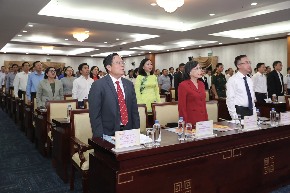 To&agrave;n cảnh Lễ kỷ niệm 7 năm chương tr&igrave;nh Tự h&agrave;o cờ Tổ quốc - Ảnh 1.