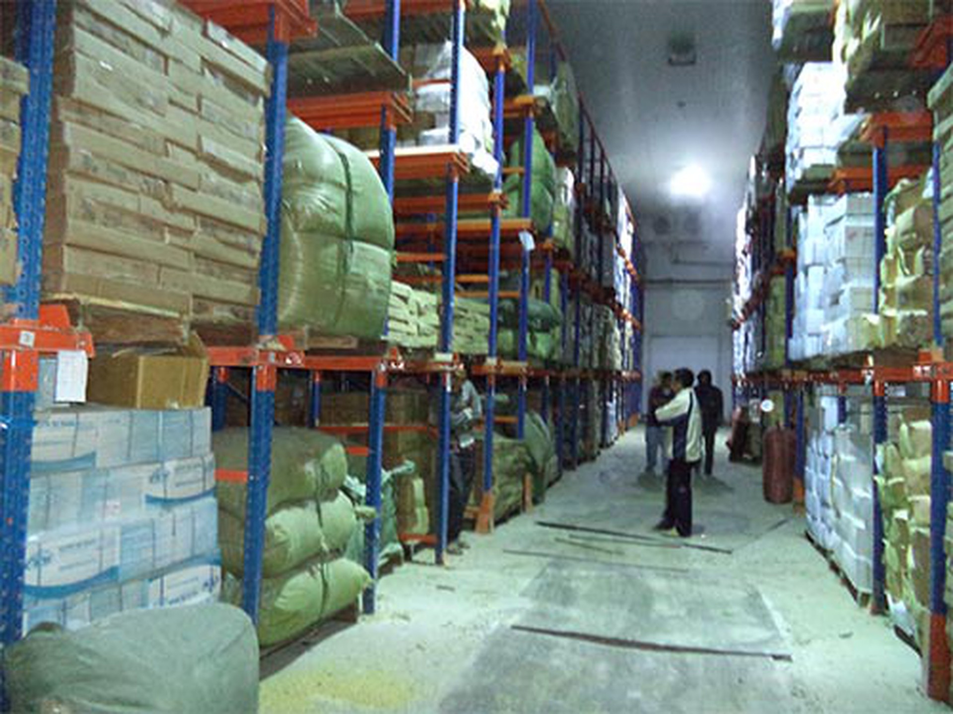 Kho h&agrave;ng c&oacute; chứa hơn 12 tấn thịt b&ograve; &Uacute;c, Canada đ&atilde; hết hạn sử dụng 2 năm