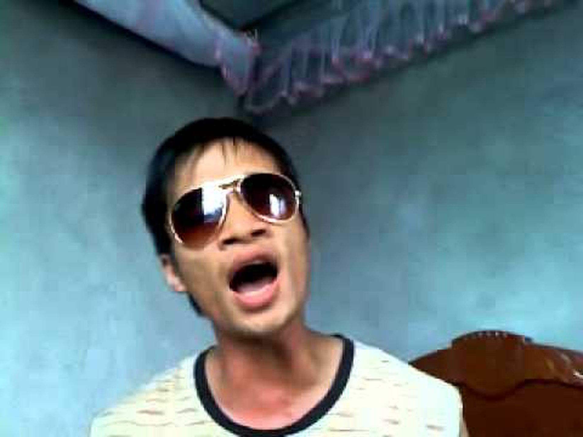 Lệ Rơi. Ảnh chụp từ YouTube