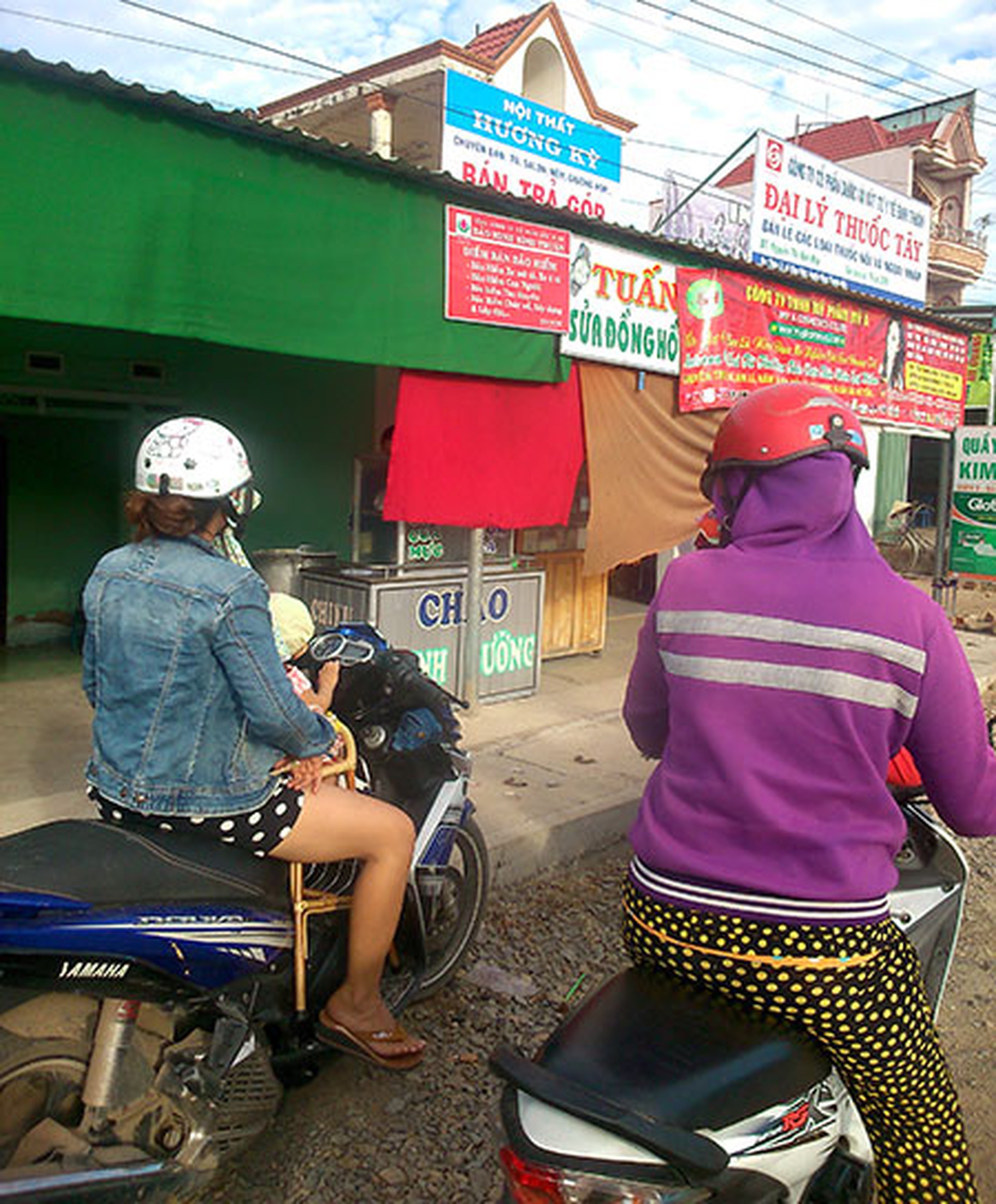 Quầy ch&aacute;o dinh dưỡng nơi bị trộm lấy xe SH