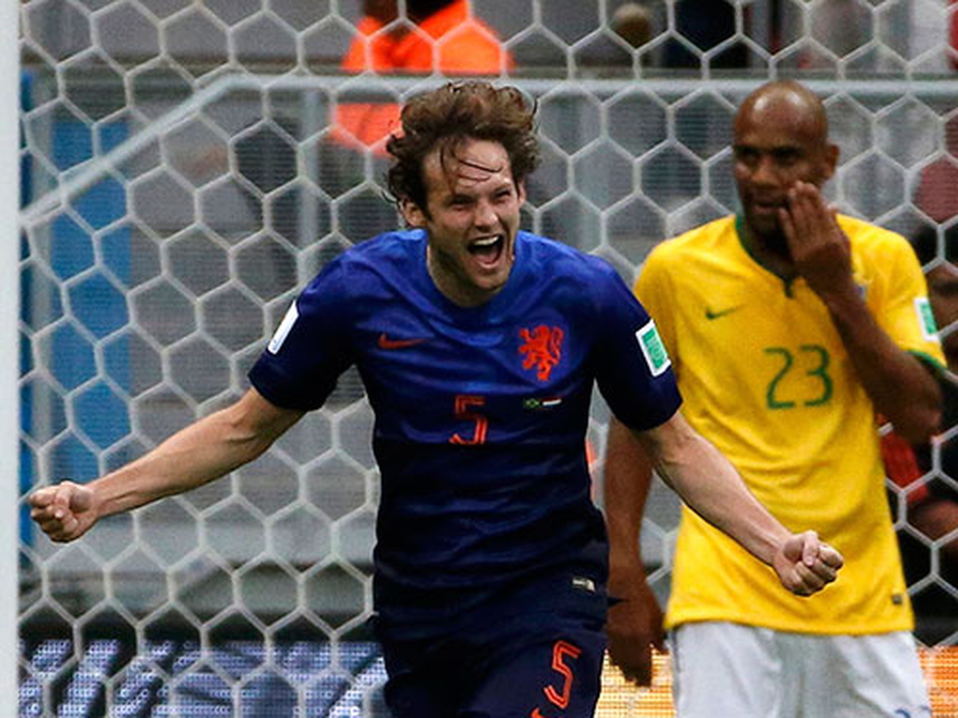 Daley Blind nhiều khả năng sẽ l&agrave; t&acirc;n binh thứ ba của M.U sau tiền vệ Herrera v&agrave; hậu vệ ShawẢnh: REUTERS