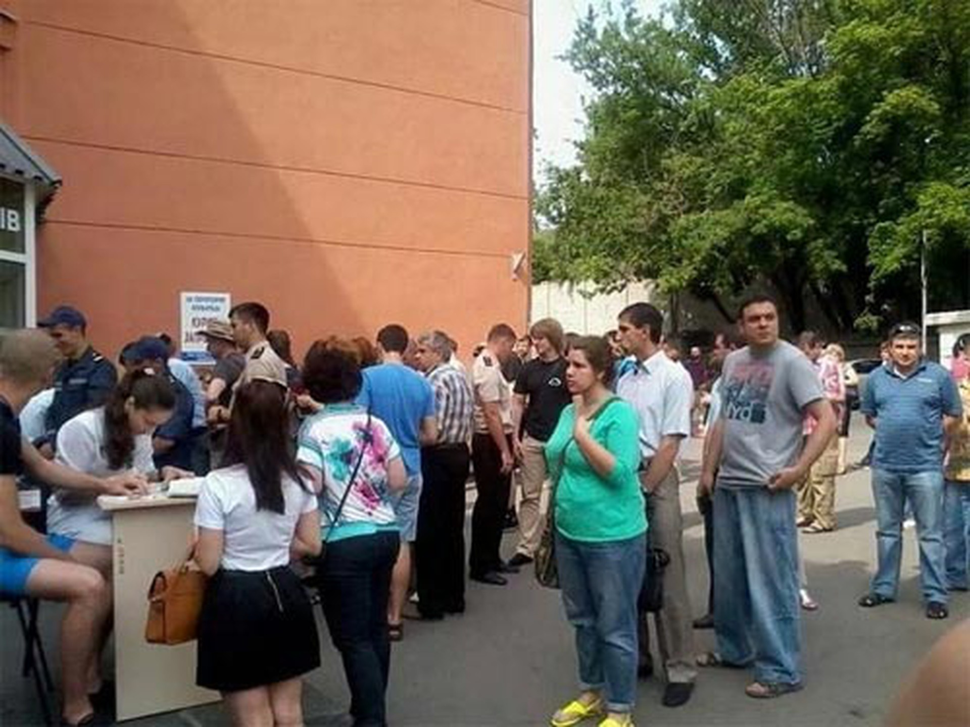 Ch&iacute;nh quyền địa phương ở Ukraine được lệnh bố tr&iacute; nơi tạm tr&uacute; cho người d&acirc;n đến từ c&aacute;c khu vực chiến sự Ảnh: IPRESS.UA
