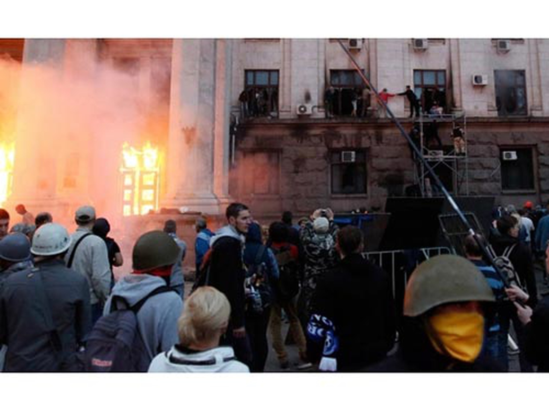 Ch&iacute;nh quyền Kiev cho rằng Nga đứng đằng sau vụ bạo động ở Odessa h&ocirc;m 2-5 Ảnh: REUTERS