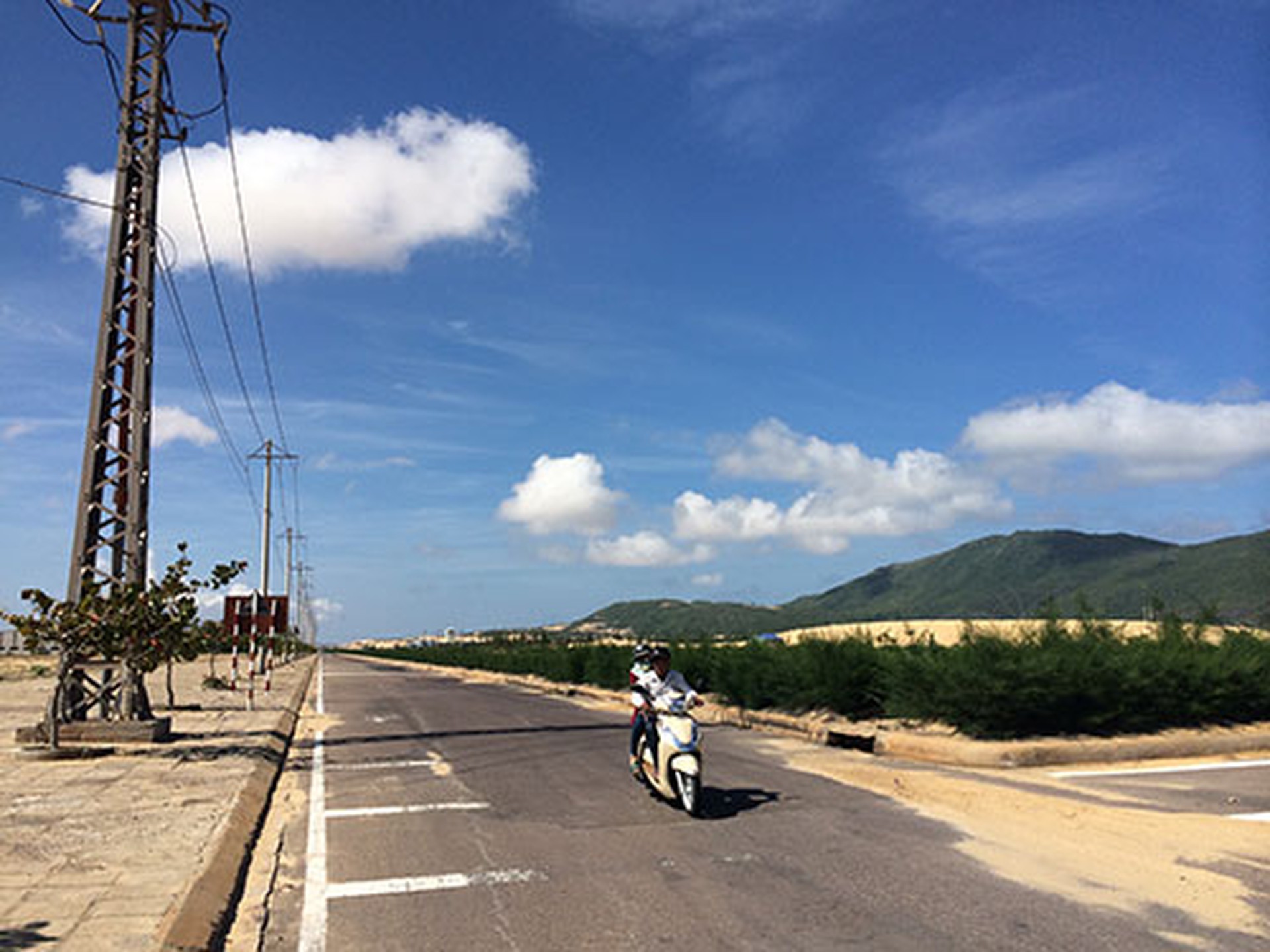 Khu Kinh tế Nhơn Hội (tỉnh B&igrave;nh Định) đ&atilde; d&agrave;nh đất sẵn cho dự &aacute;n lọc dầu 22 tỉ USD Ảnh: ANH T&Uacute;