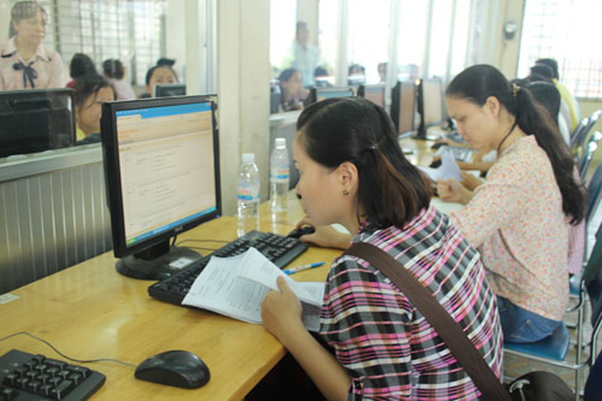 C&aacute;c th&iacute; sinh tại hội thi kế to&aacute;n giỏi khối h&agrave;nh ch&iacute;nh sự nghiệp do LĐLĐ quận 5, TP HCM tổ chức       Ảnh: NG&Acirc;N H&Agrave;