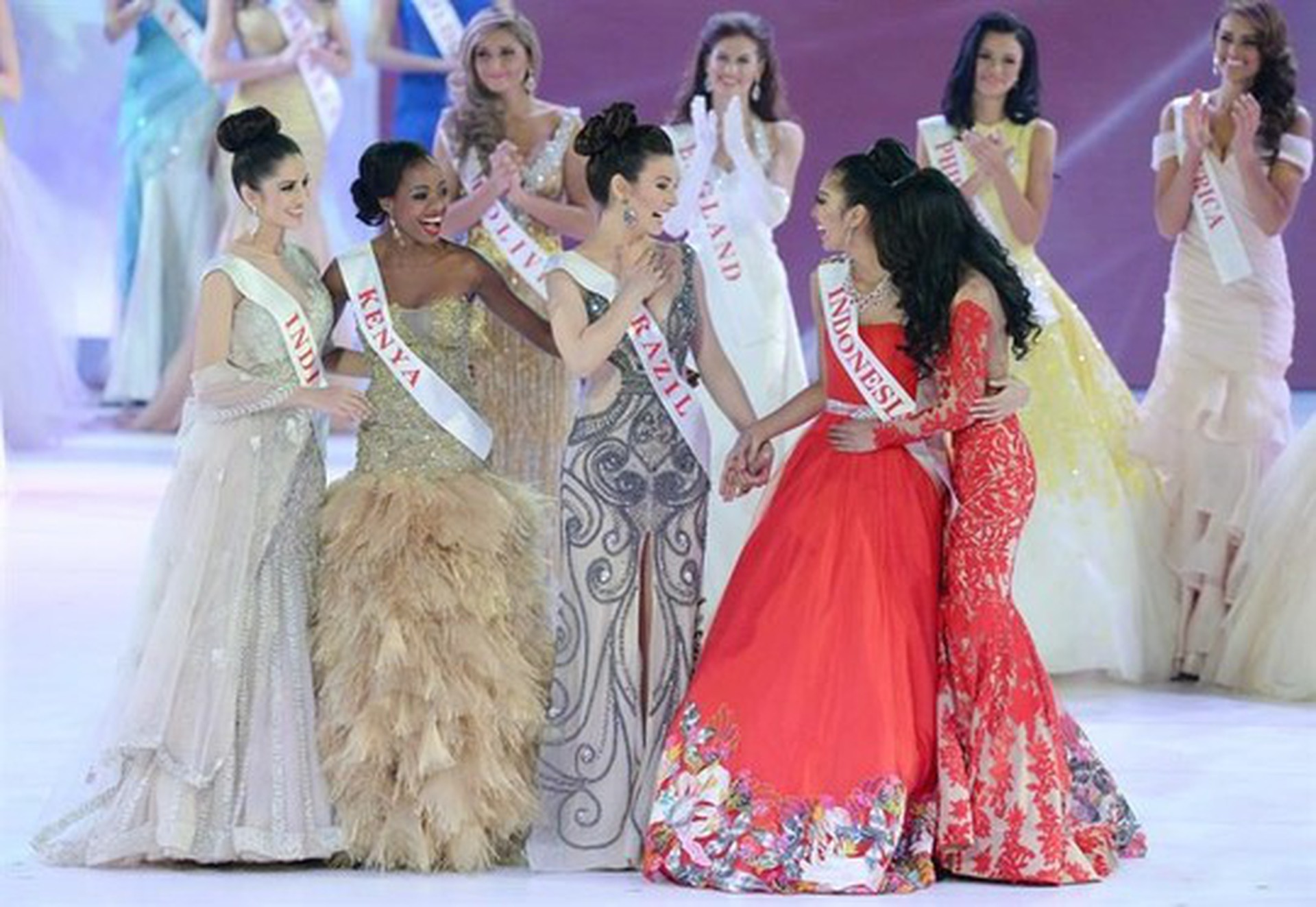 5 hoa hậu nh&acirc;n &aacute;i của Miss World 2014. ảnh: EPA
