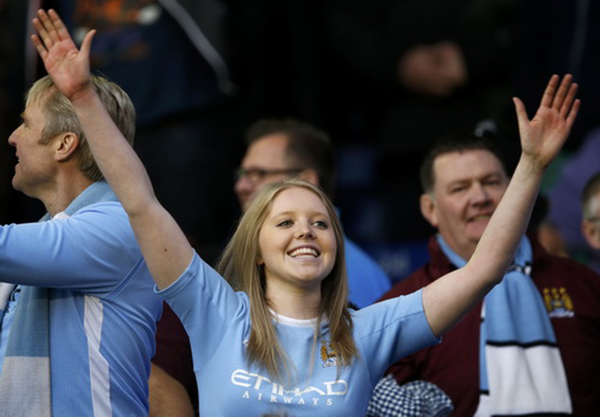 Niềm vui sớm của c&aacute;c cổ động vi&ecirc;n Man City