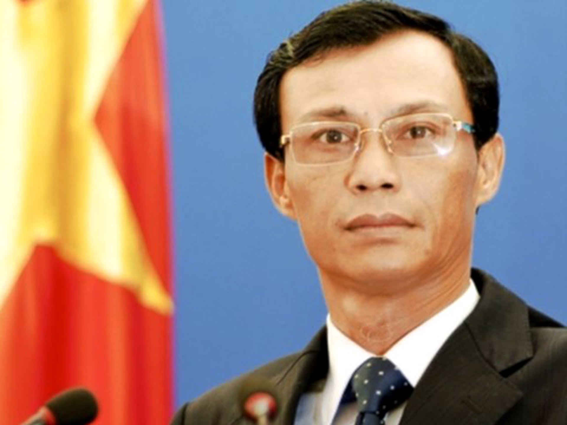 Người ph&aacute;t ng&ocirc;n Lương Thanh Nghị